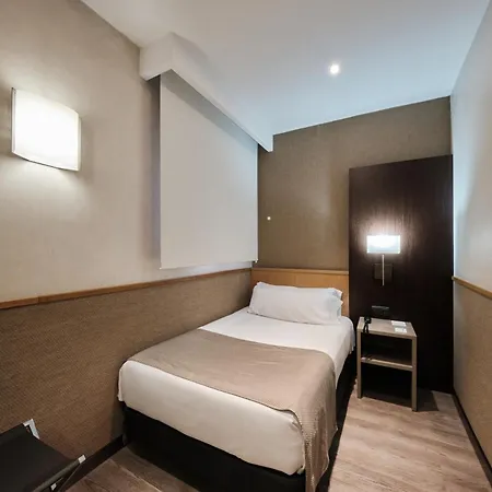 Catalonia Sagrada Familia Hotel Barcelona Room photo